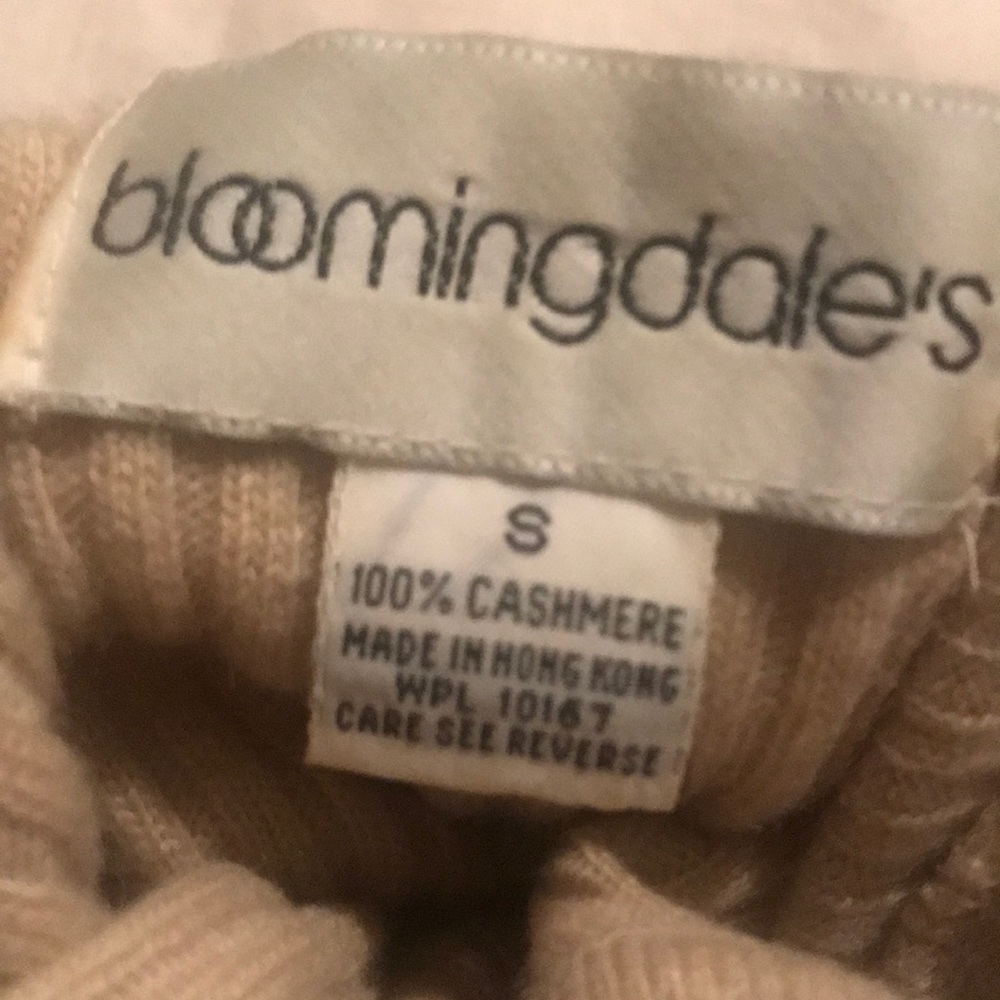Turtle neck cashmere sweater